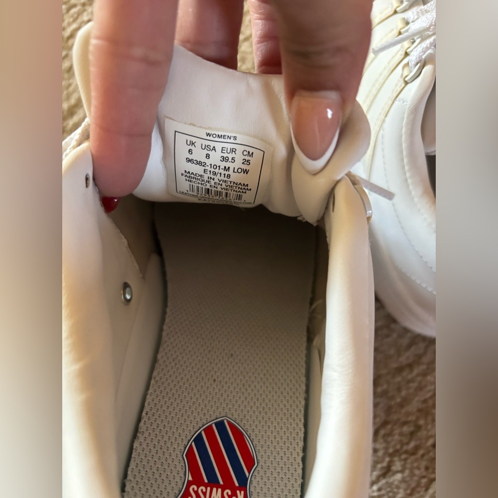 K-Swiss White Women's Sneakers - RARE FIND!!👀 - Picture 9 of 10